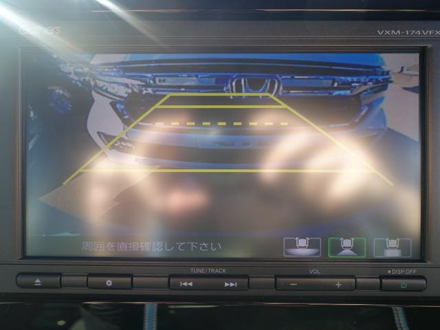 バックカメラ搭載！後退時の後方映像をリアルタイムで確認できます！