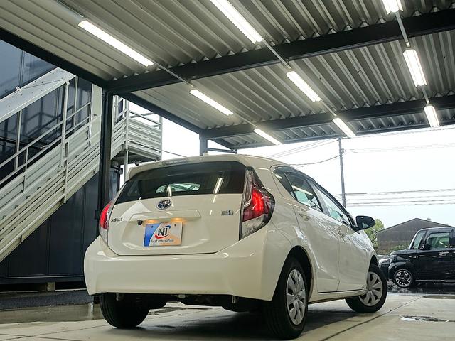 アクア L DUNLOPエナセーブタイヤ・純正ナビ・NSCP-W64・CD/SD再生・AUX・Bluetoothオーディオ・AM/FMラジオ・ビルトインETC・前方録画ドライブレコーダー・ドアバイザ・スペアタイヤ(8枚目)