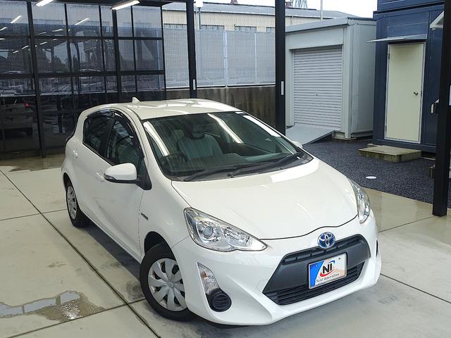 アクア L DUNLOPエナセーブタイヤ・純正ナビ・NSCP-W64・CD/SD再生・AUX・Bluetoothオーディオ・AM/FMラジオ・ビルトインETC・前方録画ドライブレコーダー・ドアバイザ・スペアタイヤ(12枚目)