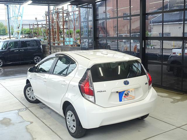 アクア L DUNLOPエナセーブタイヤ・純正ナビ・NSCP-W64・CD/SD再生・AUX・Bluetoothオーディオ・AM/FMラジオ・ビルトインETC・前方録画ドライブレコーダー・ドアバイザ・スペアタイヤ(15枚目)