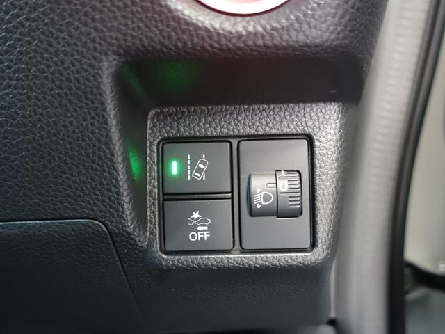 車線逸脱防止警報！衝突被害軽減ブレーキ！ヘッドライトレベライザー！