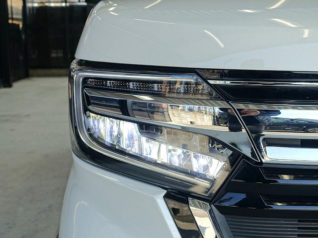 ＬＥＤヘッドランプ搭載！シーケンシャルウィンカーとなっております！