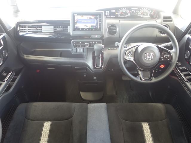 フカフカで触り心地の良いシートです！シートヒーター搭載！高級感のあるインテリアがドライブを楽しませてくれます♪