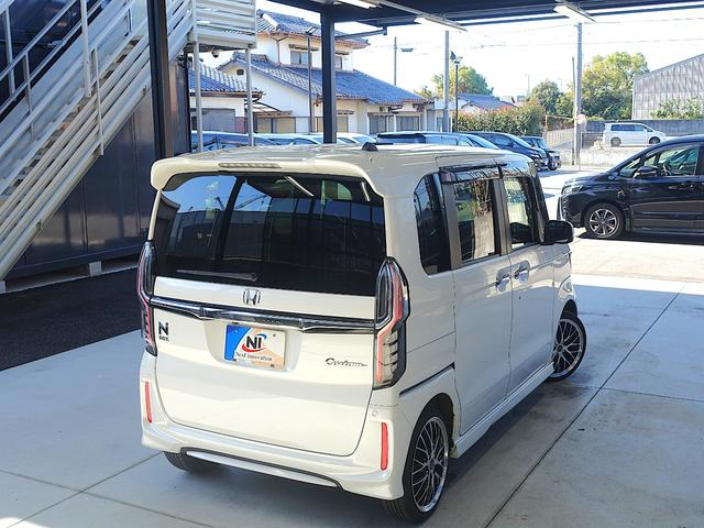 Ｎ－ＢＯＸカスタム Ｇ・Ｌターボホンダセンシング　新品１６ＡＷ・新品タイヤ・ハーフレザー・ＬＥＤフォグ・ＬＥＤヘッドランプ・両側パワースライドドア・純正８型ナビ・ブルートゥース・フルセグＴＶ・ＥＴＣ・ドライブレコーダー・パドルシフト・リアサンシェード（7枚目）