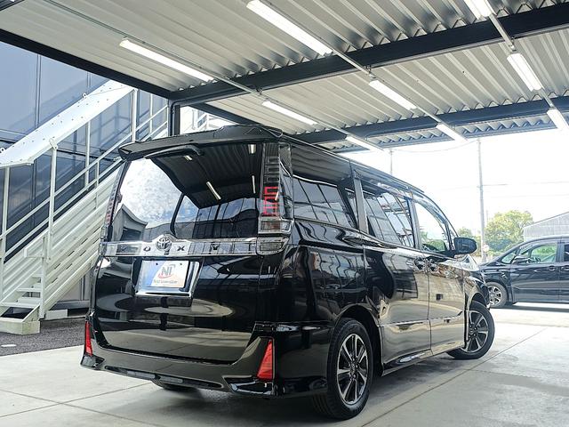 ヴォクシー ＺＳ　セーフティセンス・１オーナー・純正１６ＡＷ・ＥＣＬＩＰＳＥナビ・フリップダウンモニター・ブルートゥース・フルセグＴＶ・バックカメラ・ＥＴＣ・両側パワースライド・オートクルーズ・オートマチックハイビーム（8枚目）