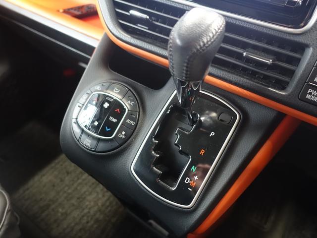ヴォクシー ＺＳ　新品シルクブレイズエアロ・新品１９ＡＷ・新品タイヤ・新品後席モニタ・新品シートカバー・純正９型ナビ・ブルートゥース・地デジ・ＣＤ／ＤＶＤ・ビルトインＥＴＣ・リアサンシェード・左側パワスラ・オレンジ内装（29枚目）