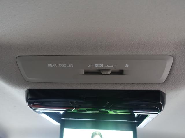 ヴォクシー ＺＳ　新品シルクブレイズエアロ・新品１９ＡＷ・新品タイヤ・新品後席モニタ・新品シートカバー・純正９型ナビ・ブルートゥース・地デジ・ＣＤ／ＤＶＤ・ビルトインＥＴＣ・リアサンシェード・左側パワスラ・オレンジ内装（32枚目）