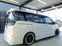 純正１０インチ大画面ナビ！Ｂｌｕｅｔｏｏｔｈ！ブルートゥース！地デジ！フルセグＴＶ！ＣＤ／ＤＶＤ！ＡＭ／ＦＭ！ＳＤ再生！バックカメラ！ビルトインＥＴＣ！リアサンシェード！リアエアコン！スペアタイヤ！！ 6