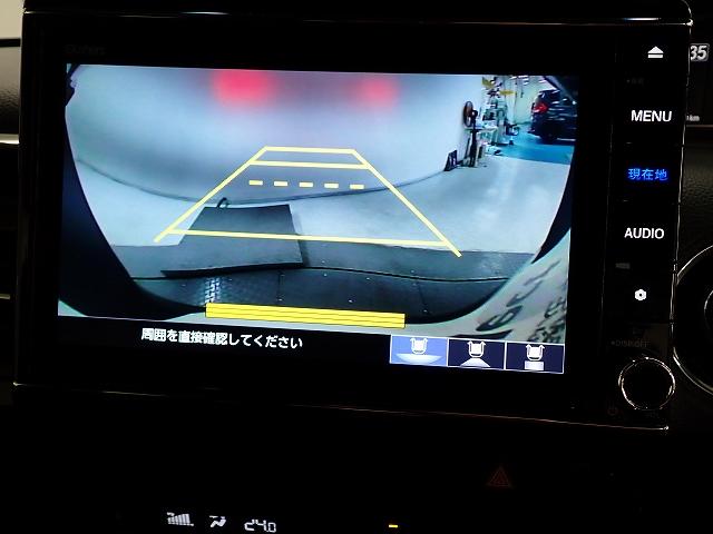 バックも安心のリアカメラ付いています。リアカメラがあると、いつでも安全にバックできますね。死角も減ります。３ビュー切り替え、ガイド線表示なので便利です。