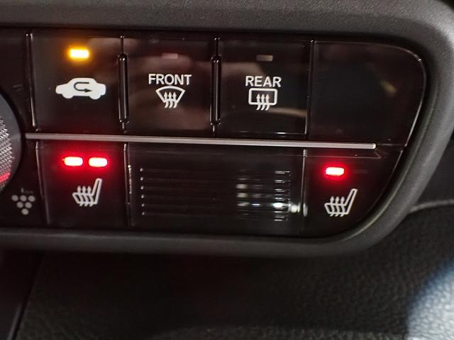 寒い冬でも暖かポカポカのシートヒーターが装備されています。