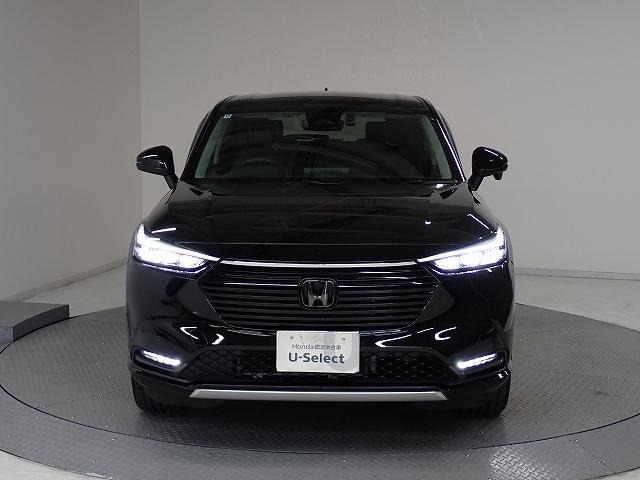 ＬＥＤヘッドライト、ＨＩＤより明るく省電力のヘッドライトが装着されています。また点灯忘れも防止できるオートライトコントロール機能もついているので、夜間のドライブもより安全に楽しめますよ