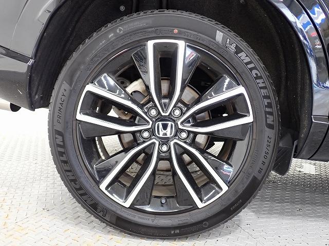 アルミホイールは安心のホンダ純正！車のデザインにもマッチしています。