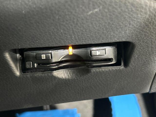 Ｓ－Ｔ　ＬＥＤパッケージ　ＳＤナビ　セーフティセンス　レーダークルーズコントロール　禁煙車　シーケンシャルターンランプ　ＬＥＤヘッドライト　デュアルオートエアコン　スマートキー　ＥＴＣ　ドライブレコーダー　Ｂｌｕｅｔｏｏｔｈ(8枚目)