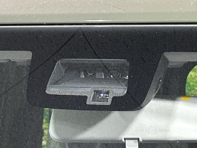 ジムニーシエラ ＪＣ　登録済未使用車　衝突被害軽減システム　コーナーセンサー　スマートキー　ＬＥＤヘッド　クルコン　オートライト　オートエアコン　純正１５インチアルミホイール　ＬＥＤヘッドライト　純正革巻きハンドル（3枚目）