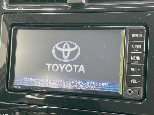 プリウス Ｓ　禁煙車　純正ＳＤナビ　バックカメラ　スマートキー　ＬＥＤヘッド　ビルトインＥＴＣ　オートライト　オートエアコン　Ｂｌｕｅｔｏｏｔｈ　ＣＤ　ＤＶＤ再生　地デジ（3枚目）