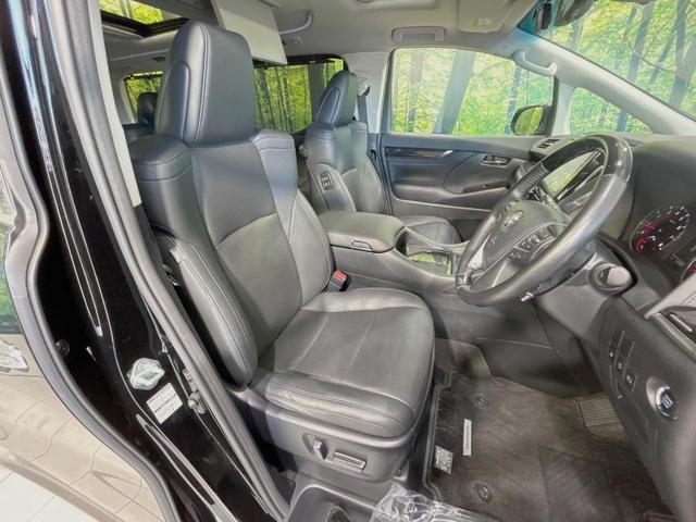 アルファード ２．５Ｓ　Ｃパッケージ　禁煙車　サンルーフ　両側電動ドア　後席モニター　ＢＳＭ　デジタルミラー　レーダークルーズ　レザーシート　前席シートエアコン　ドラレコ　コーナーセンサー　スマートキー　ＬＥＤヘッド　ビルトインＥＴＣ（8枚目）