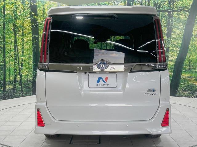 ノア ハイブリッドＳｉ　ダブルバイビーＩＩＩ　禁煙車　純正９インチナビ　後席モニター　セーフティセンス　両側パワースライドドア　クルコン　バックカメラ　ＥＴＣ２．０　ドラレコ　デュアルエアコン　ＬＥＤヘッドライト　１６インチアルミホイール（16枚目）