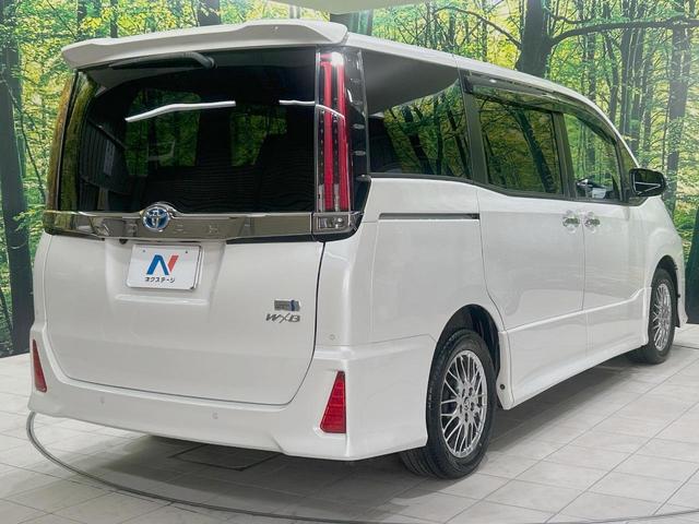 ノア ハイブリッドＳｉ　ダブルバイビーＩＩＩ　禁煙車　純正９インチナビ　後席モニター　セーフティセンス　両側パワースライドドア　クルコン　バックカメラ　ＥＴＣ２．０　ドラレコ　デュアルエアコン　ＬＥＤヘッドライト　１６インチアルミホイール（18枚目）