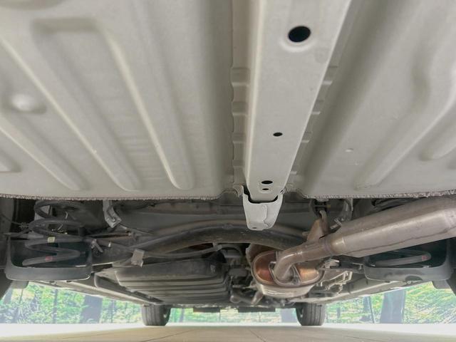 ノア ハイブリッドＳｉ　ダブルバイビーＩＩＩ　禁煙車　純正９インチナビ　後席モニター　セーフティセンス　両側パワースライドドア　クルコン　バックカメラ　ＥＴＣ２．０　ドラレコ　デュアルエアコン　ＬＥＤヘッドライト　１６インチアルミホイール（20枚目）