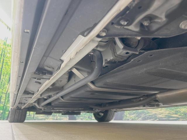 ノア ハイブリッドＳｉ　ダブルバイビーＩＩＩ　禁煙車　純正９インチナビ　後席モニター　セーフティセンス　両側パワースライドドア　クルコン　バックカメラ　ＥＴＣ２．０　ドラレコ　デュアルエアコン　ＬＥＤヘッドライト　１６インチアルミホイール（22枚目）