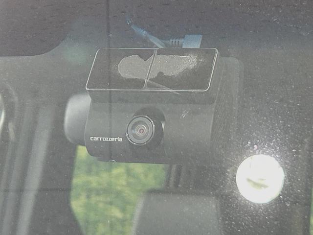 Ｎ－ＢＯＸカスタム Ｌターボ　両側電動スライドドア　ＳＤナビ　バックカメラ　ホンダセンシング　レーダークルーズ　禁煙車　ドラレコ　コーナーセンサー　スマートキー　ＬＥＤヘッド　ビルトインＥＴＣ　オートハイビーム　車線逸脱警報（7枚目）