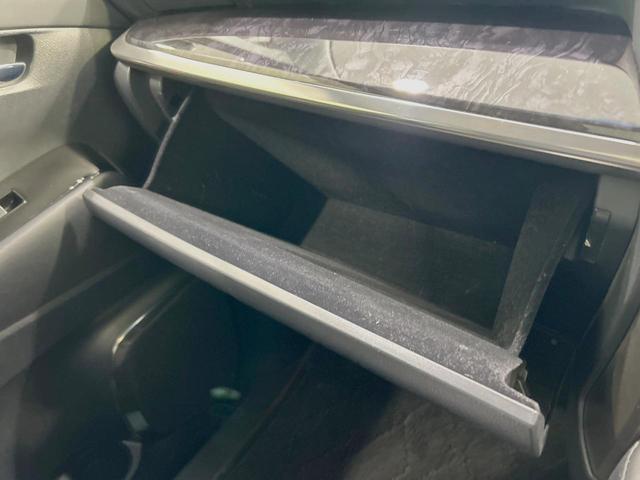 アルファード ２．５Ｓ　Ｃパッケージ　禁煙車　サンルーフ　両側電動ドア　ＢＩＧ－Ｘ１１型ナビ　１２型後席モニター　レーダークルーズ　ブラインドスポットモニター　電動リアゲート　前席シートエアコン　３眼ＬＥＤヘッド　ドラレコ（70枚目）