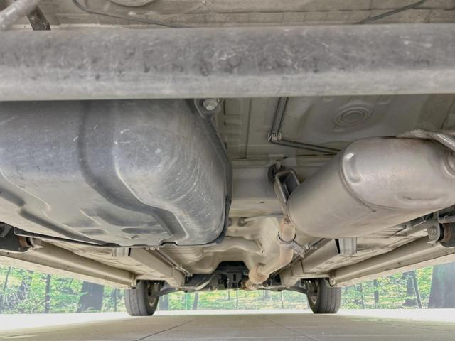 ワゴンRスティングレー X 禁煙車 スマートキー HIDヘッド フォグランプ オートエアコン 純正14インチアルミ CD 革巻きステアリング シートリフター バニティミラー 電動格納ミラー チルトステアリング イモビライザー(19枚目)