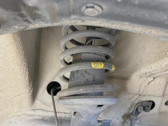 ワゴンRスティングレー X 禁煙車 スマートキー HIDヘッド フォグランプ オートエアコン 純正14インチアルミ CD 革巻きステアリング シートリフター バニティミラー 電動格納ミラー チルトステアリング イモビライザー(20枚目)