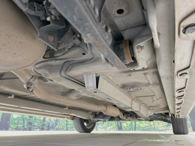 ワゴンRスティングレー X 禁煙車 スマートキー HIDヘッド フォグランプ オートエアコン 純正14インチアルミ CD 革巻きステアリング シートリフター バニティミラー 電動格納ミラー チルトステアリング イモビライザー(22枚目)