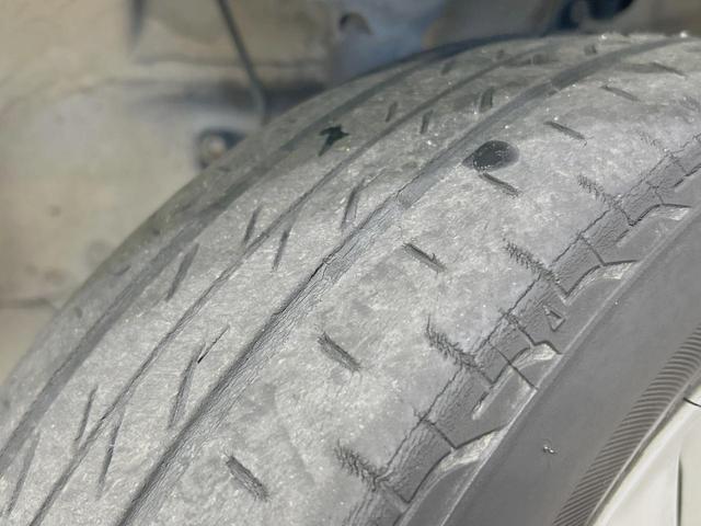 ワゴンRスティングレー X 禁煙車 スマートキー HIDヘッド フォグランプ オートエアコン 純正14インチアルミ CD 革巻きステアリング シートリフター バニティミラー 電動格納ミラー チルトステアリング イモビライザー(45枚目)