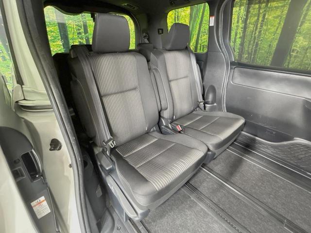 ヴォクシー ZS 煌II 両側電動ドア 純正9型ナビ 後席モニター バックカメラ セーフティセンス 禁煙車 ドラレコ スマートキー LEDヘッド ビルトインETC ドラレコ クルコン オートハイビーム オートエアコン(9枚目)