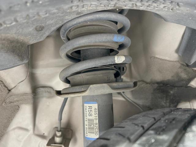 ムーヴ Ｌ　禁煙車　ＥＴＣ　ＣＤ　アイドリングストップ　アームレスト　ドリンクホルダー　パワーウィンドウ　ドアバイザー　フロアマット（20枚目）