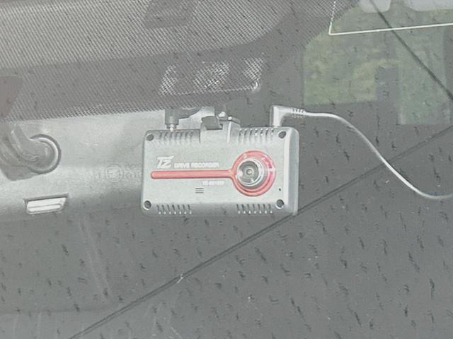 ヴォクシー ZS 煌II 両側電動ドア 純正HDDナビ 後席モニター バックカメラ 禁煙車 ドラレコ スマートキー ビルトインETC オートライト デュアルエアコン Bluetooth CD DVD再生 フルセグ(29枚目)