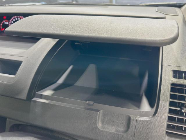 ヴォクシー ZS 煌II 両側電動ドア 純正HDDナビ 後席モニター バックカメラ 禁煙車 ドラレコ スマートキー ビルトインETC オートライト デュアルエアコン Bluetooth CD DVD再生 フルセグ(55枚目)