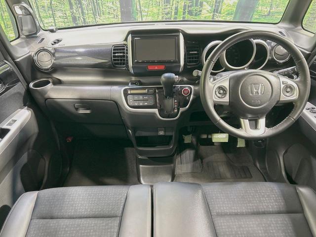 N-BOXカスタム G・ターボLパッケージ 両側電動ドア SDナビ バックカメラ 禁煙車 ハーフレザーシート スマートキー HIDヘッド ETC クルコン オートライト オートエアコン Bluetooth CD DVD再生 フルセグ(2枚目)