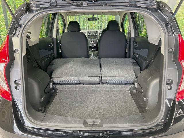 ノート X DIG-S 禁煙車 ETC スマートキー CD再生 アイドリングストップ 電動格納ミラー 盗難防止装置 パワーステアリング パワーウィンドウ ドアバイザー プライバシーガラス 純正14インチスチールホイール(9枚目)