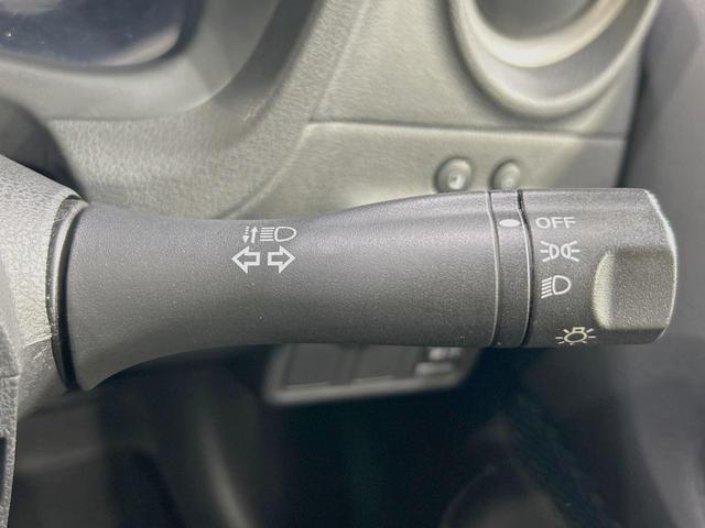 ノート X DIG-S 禁煙車 ETC スマートキー CD再生 アイドリングストップ 電動格納ミラー 盗難防止装置 パワーステアリング パワーウィンドウ ドアバイザー プライバシーガラス 純正14インチスチールホイール(26枚目)