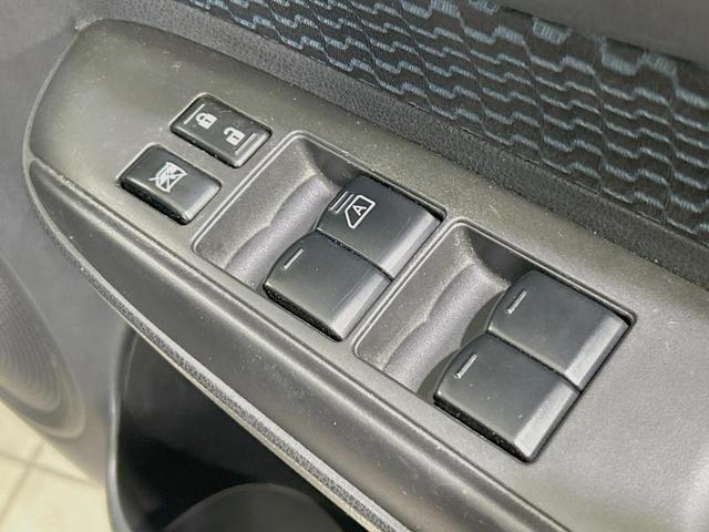 ノート X DIG-S 禁煙車 ETC スマートキー CD再生 アイドリングストップ 電動格納ミラー 盗難防止装置 パワーステアリング パワーウィンドウ ドアバイザー プライバシーガラス 純正14インチスチールホイール(27枚目)