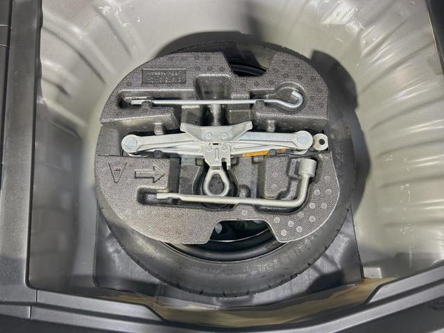 ノート X DIG-S 禁煙車 ETC スマートキー CD再生 アイドリングストップ 電動格納ミラー 盗難防止装置 パワーステアリング パワーウィンドウ ドアバイザー プライバシーガラス 純正14インチスチールホイール(37枚目)