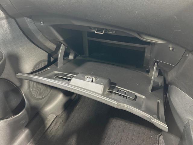 ノート X DIG-S 禁煙車 ETC スマートキー CD再生 アイドリングストップ 電動格納ミラー 盗難防止装置 パワーステアリング パワーウィンドウ ドアバイザー プライバシーガラス 純正14インチスチールホイール(43枚目)