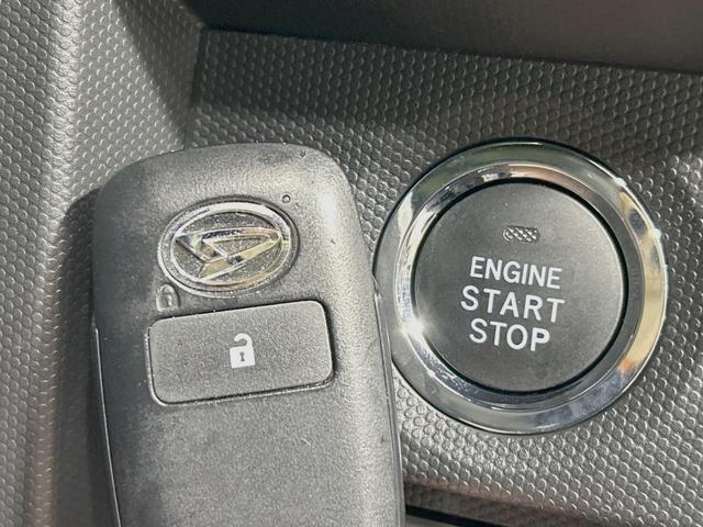 タフト X ガラスルーフ 衝突被害軽減システム 禁煙車 コーナーセンサー スマートキー LEDヘッドライト オートハイビーム オートライト オートエアコン CD ステアリングスイッチ(6枚目)