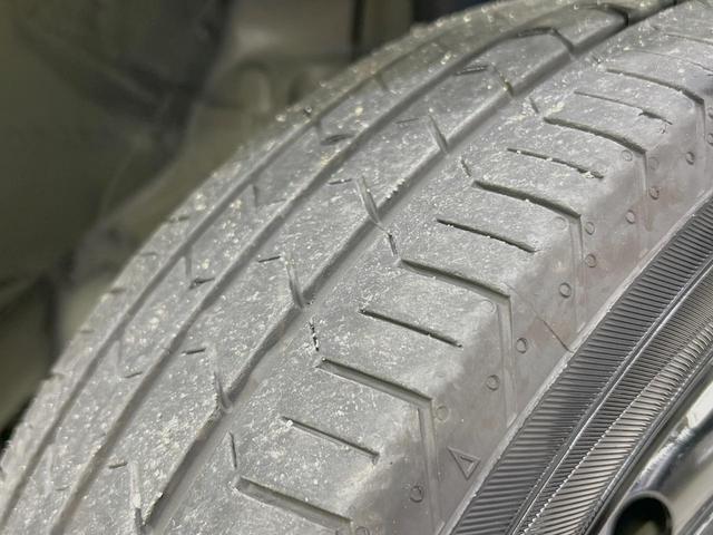 タフト X ガラスルーフ 衝突被害軽減システム 禁煙車 コーナーセンサー スマートキー LEDヘッドライト オートハイビーム オートライト オートエアコン CD ステアリングスイッチ(46枚目)