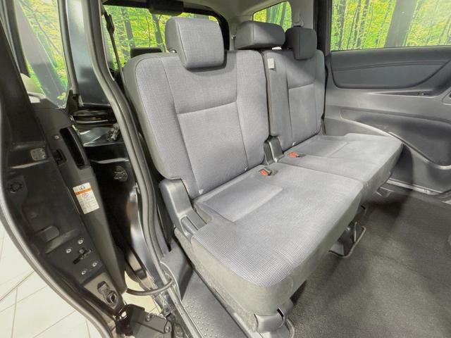 シエンタ Ｇ　両側電動スライドドア　ＳＤナビ　禁煙車　スマートキー　ビルトインＥＴＣ　オートエアコン　ＣＤ　ＤＶＤ再生　フルセグ　純正革巻きステアリング　オートエアコン　電動格納ミラー（9枚目）