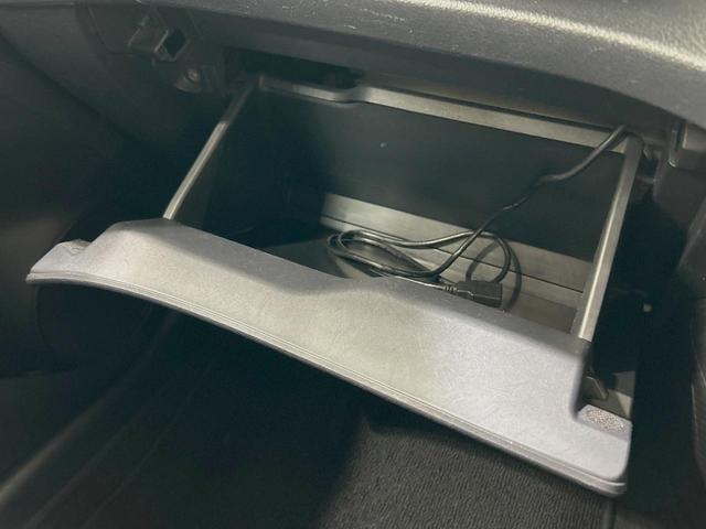 シエンタ Ｇ　両側電動スライドドア　ＳＤナビ　禁煙車　スマートキー　ビルトインＥＴＣ　オートエアコン　ＣＤ　ＤＶＤ再生　フルセグ　純正革巻きステアリング　オートエアコン　電動格納ミラー（45枚目）