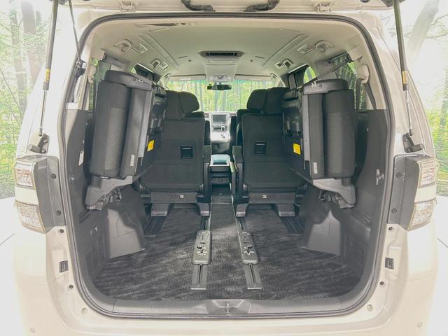 後席を格納すると、これだけの広さが！シーンに合わせたシートアレンジで、大きな荷物も積むことが出来ます♪