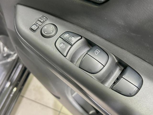 セレナ ハイウェイスター　ＶセレクションＩＩ　両側電動ドア　カロッツェリア１０型ナビ　後席モニター　プロパイロット　全周囲カメラ　レーダークルーズ　禁煙車　デジタルインナーミラー　ドラレコ　コーナーセンサー　スマートキー　ＨＩＤヘッド（60枚目）