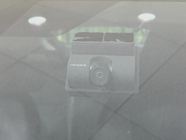 【ドライブレコーダー】安心・安全なカーライフに必須のドライブレコーダーを装備！走行中はもちろん、あおり運転や事故に遭遇した際の状況も映像で記録し、万一のリスクに備えます。