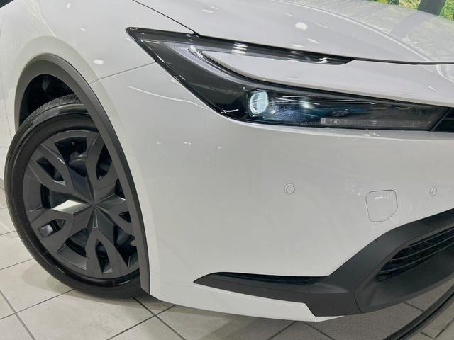 【ＬＥＤヘッドライト】悪天候や夜間走行時も良好な視界を確保し安心して運転できる高輝度ＬＥＤヘッドライトを装備！点灯速度が早く、消費電力も抑えられています。