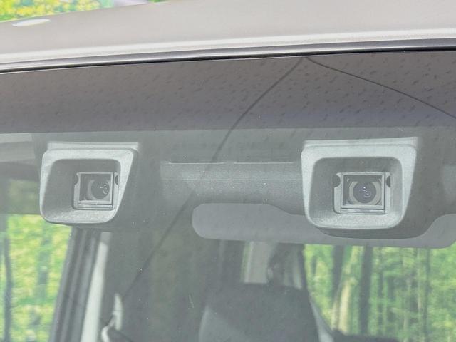 【スマートブレーキサポート】走行中に前方の車両等を認識し、衝突しそうな時は警報とブレーキで衝突回避と被害軽減をアシスト。より安全にドライブをお楽しみいただけます。