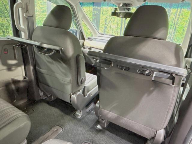 フリード Ｇ・ホンダセンシング　両側電動ドア　ＳＤナビ　後席モニター　Ｃパッケージ　バックカメラ　寒冷地仕様　ホンダセンシング　禁煙車　ドラレコ　スマートキー　ビルトインＥＴＣ　純正１５インチアルミ　オートエアコン　ＣＤ　ＤＶＤ再生（30枚目）